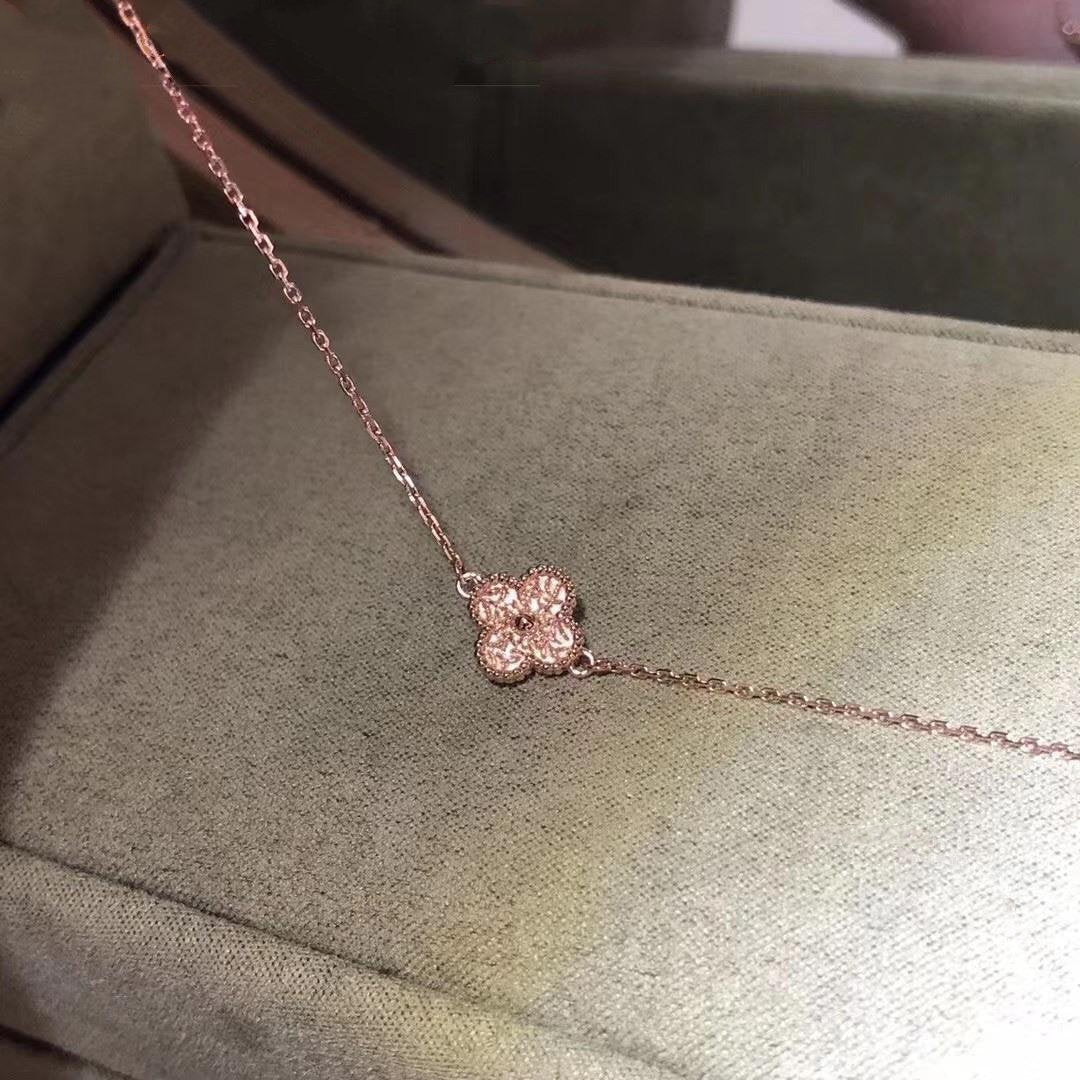 ˇGilded EraˇCLOVER SINGLE FLOWER BRACELET