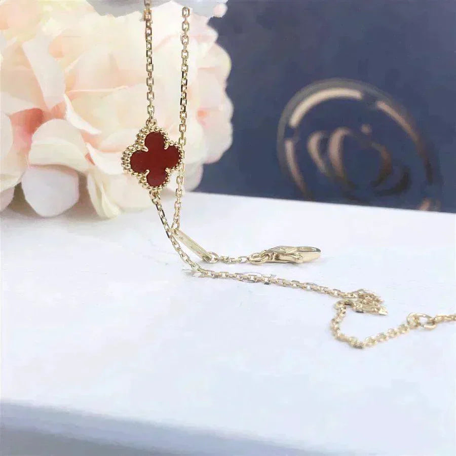 ˇGilded EraˇCLOVER  CARNELIAN SINGLE FLOWER BRACELET