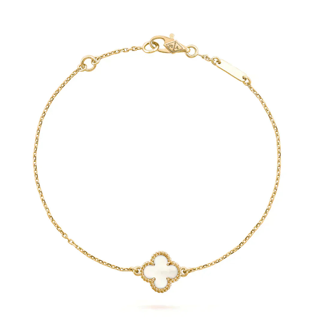 ˇGilded EraˇCLOVER WHITE MOP SINGLE FLOWER BRACELET