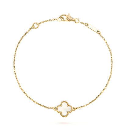 ˇGilded EraˇCLOVER WHITE MOP SINGLE FLOWER BRACELET