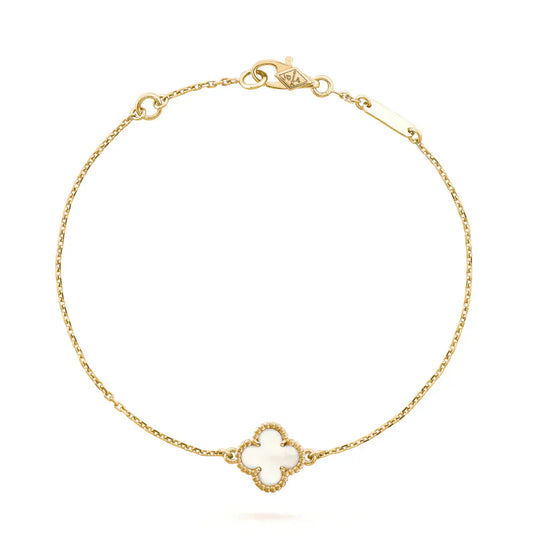 ˇGilded EraˇCLOVER WHITE MOP SINGLE FLOWER BRACELET