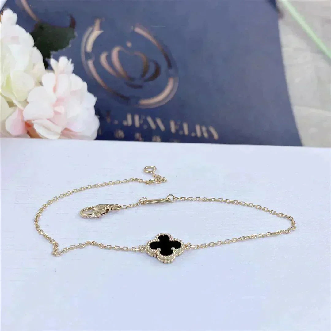 ˇGilded EraˇCLOVER ONYX SINGLE FLOWER BRACELET