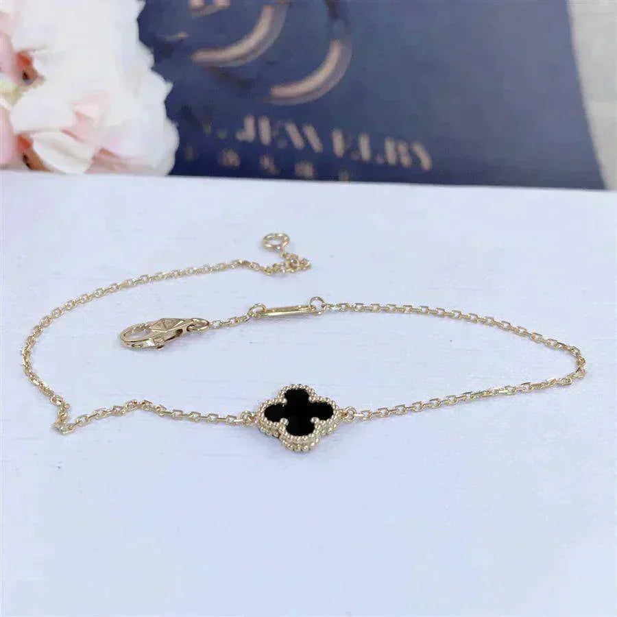 ˇGilded EraˇCLOVER ONYX SINGLE FLOWER BRACELET