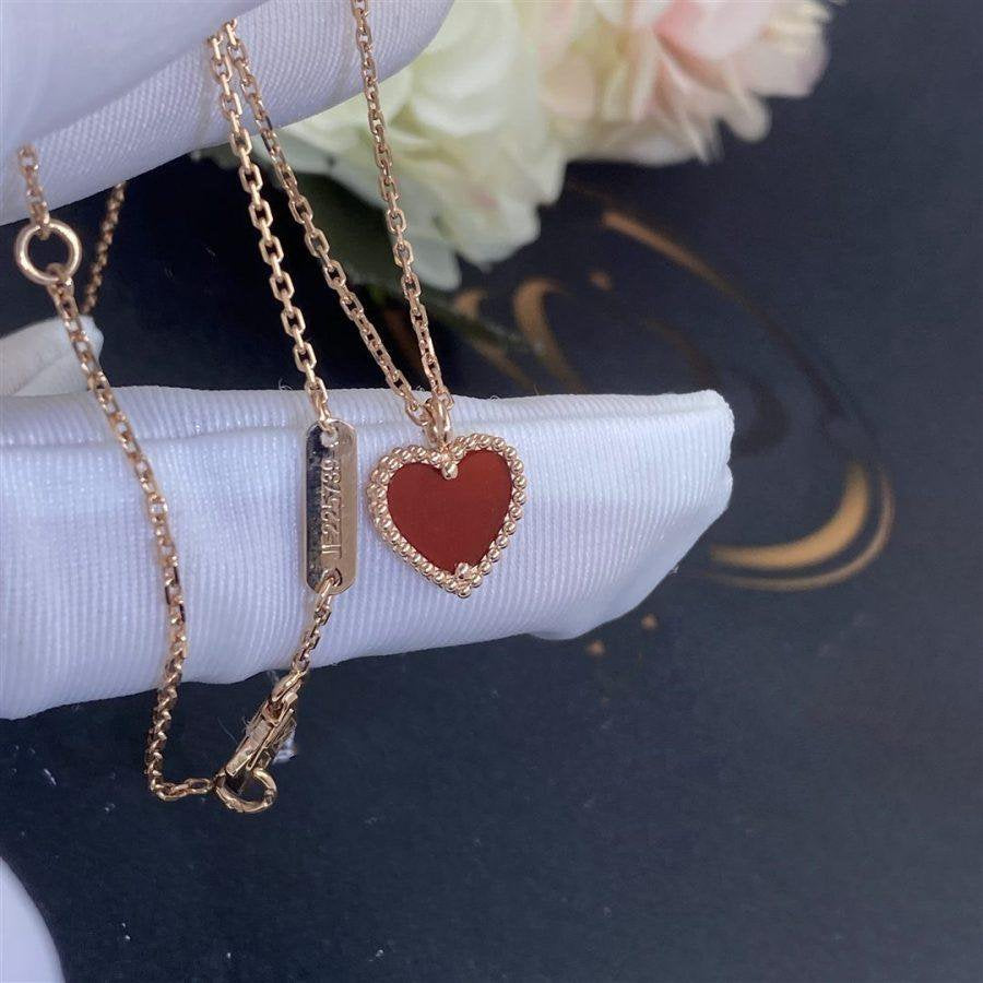 ˇGilded EraˇSWEET CLOVER CARNELIAN HEART NECKLACE