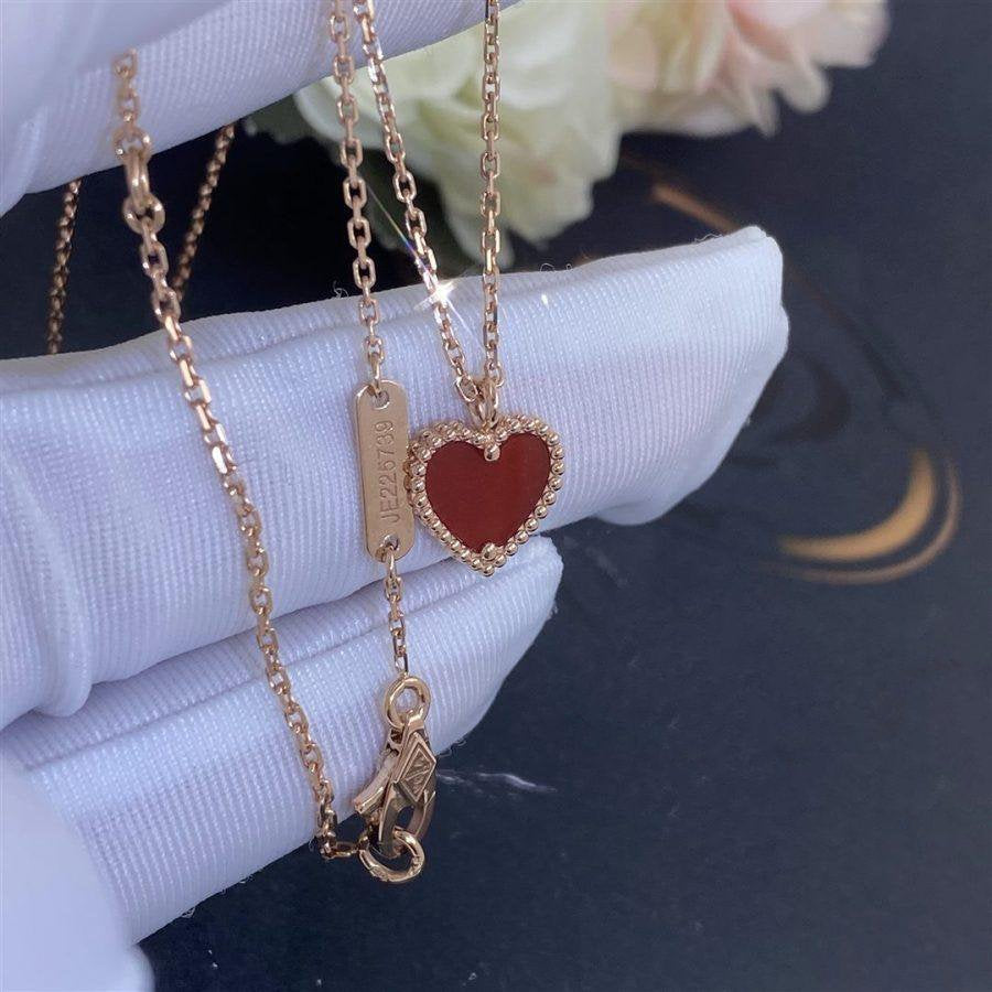 ˇGilded EraˇSWEET CLOVER CARNELIAN HEART NECKLACE