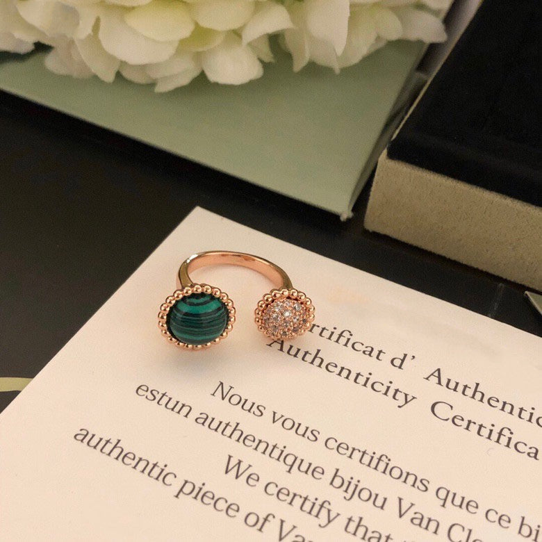 ˇGilded EraˇPERLEE COULEURS DIAMOND ROSE GOLD BETWEEN THE FINGER RING