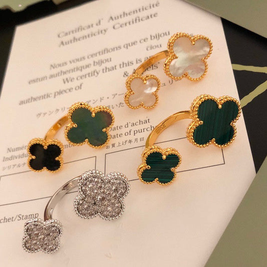 ˇGilded EraˇCLOVER BETWEEN THE FINGER RING