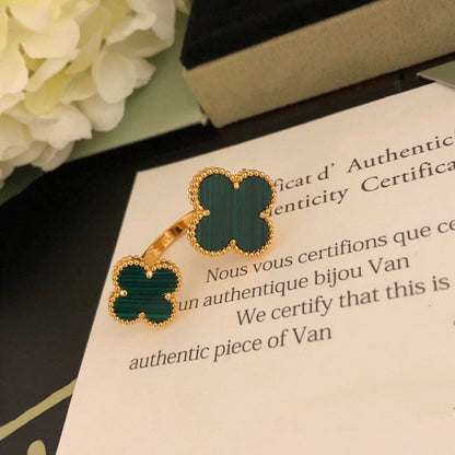 ˇGilded EraˇCLOVER BETWEEN THE FINGER RING