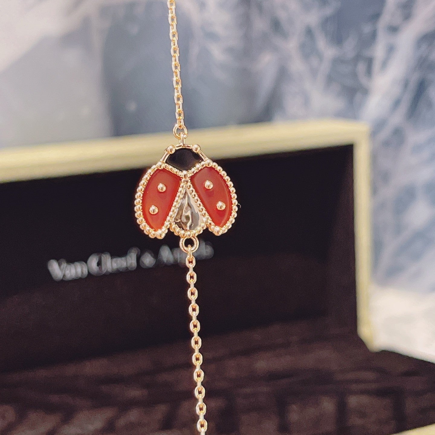 ˇGilded EraˇLUCKY SPRING 1 MOTIF PINK GOLD BRACELET