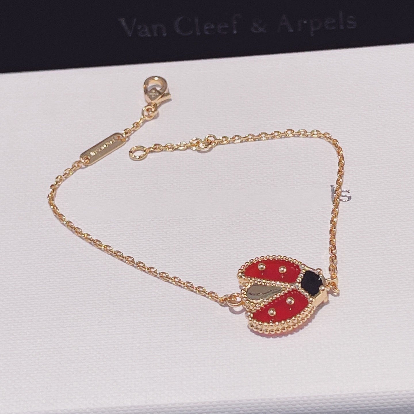 ˇGilded EraˇLUCKY SPRING 1 MOTIF PINK GOLD BRACELET