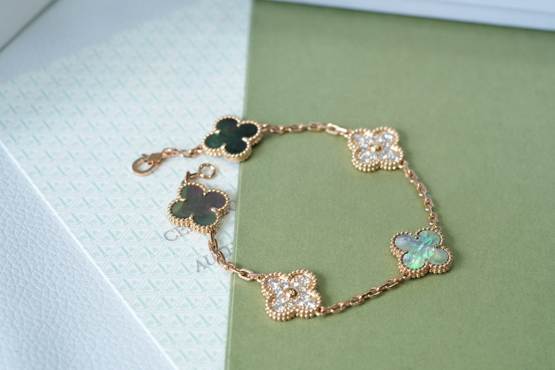 ˇGilded EraˇCLOVER 5 MOTIFS DARK MOP AND DIAMONDS PINK GOLD BRACELET