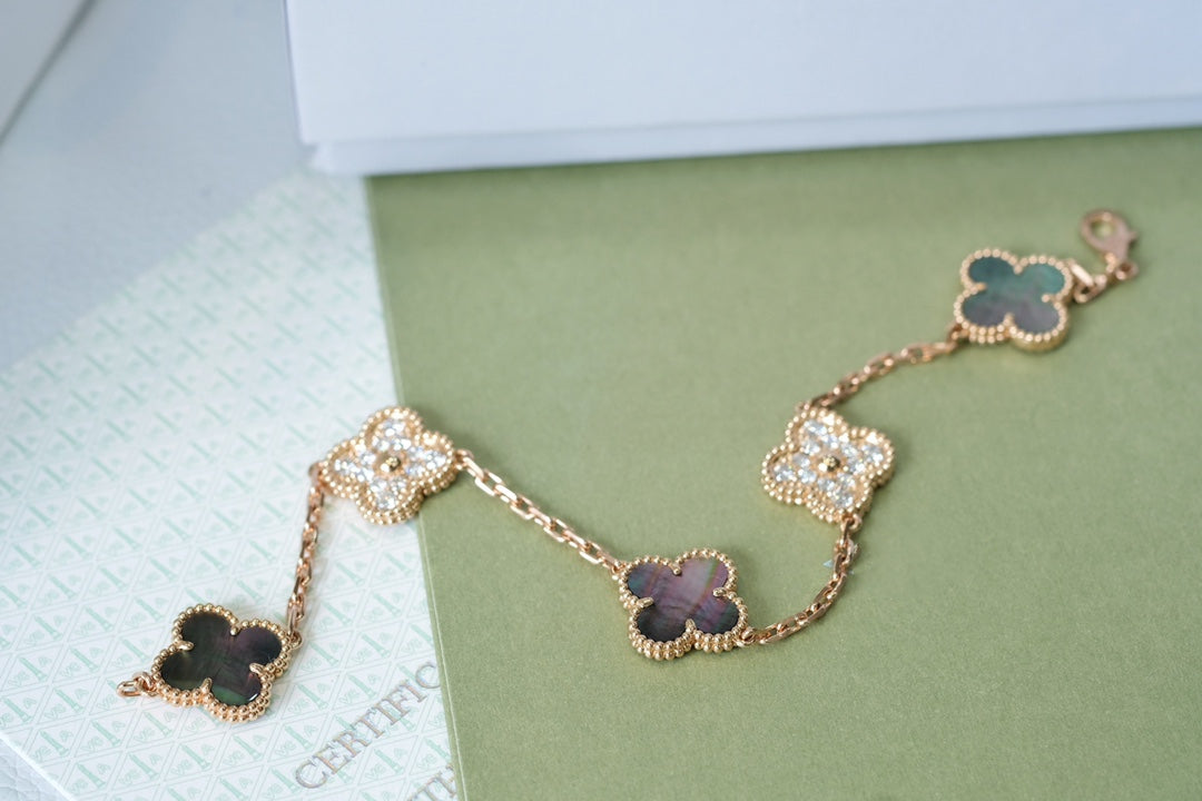 ˇGilded EraˇCLOVER 5 MOTIFS DARK MOP AND DIAMONDS PINK GOLD BRACELET