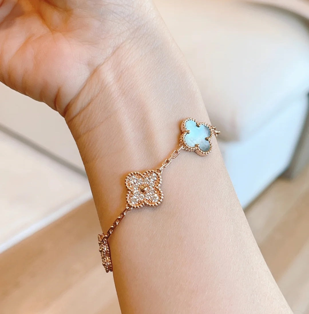 ˇGilded EraˇCLOVER 5 MOTIFS DARK MOP AND DIAMONDS PINK GOLD BRACELET
