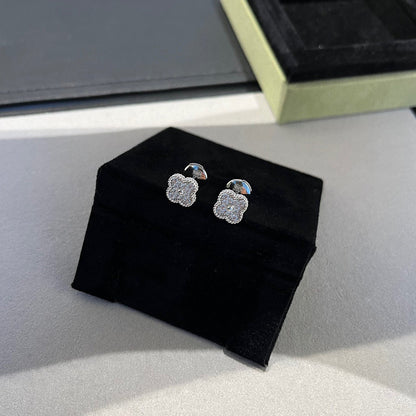 ˇGilded EraˇCLOVER MINI DIAMOND STUD EARRINGS