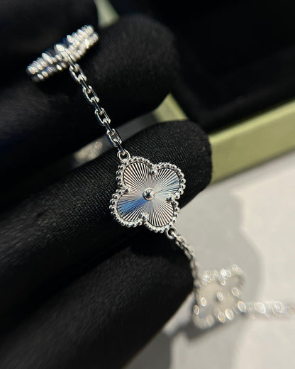 ˇGilded EraˇCLOVER SILVER 5 MOTIFS BRACELET